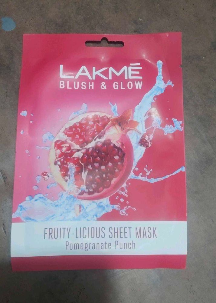 Lakme Blush &amp; Glow Sheet Mask