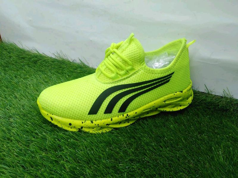 men sport shoes