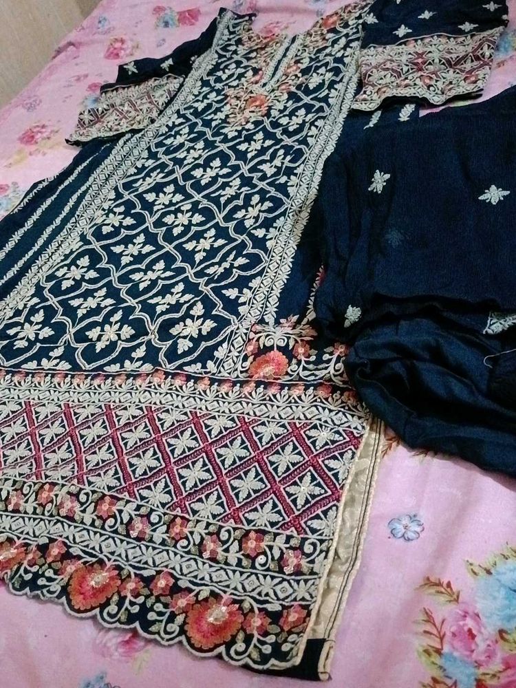 Kurta Pent Dupatta Pakistani Style 🥰
