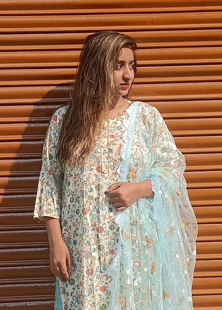 Full suit set including dupatta