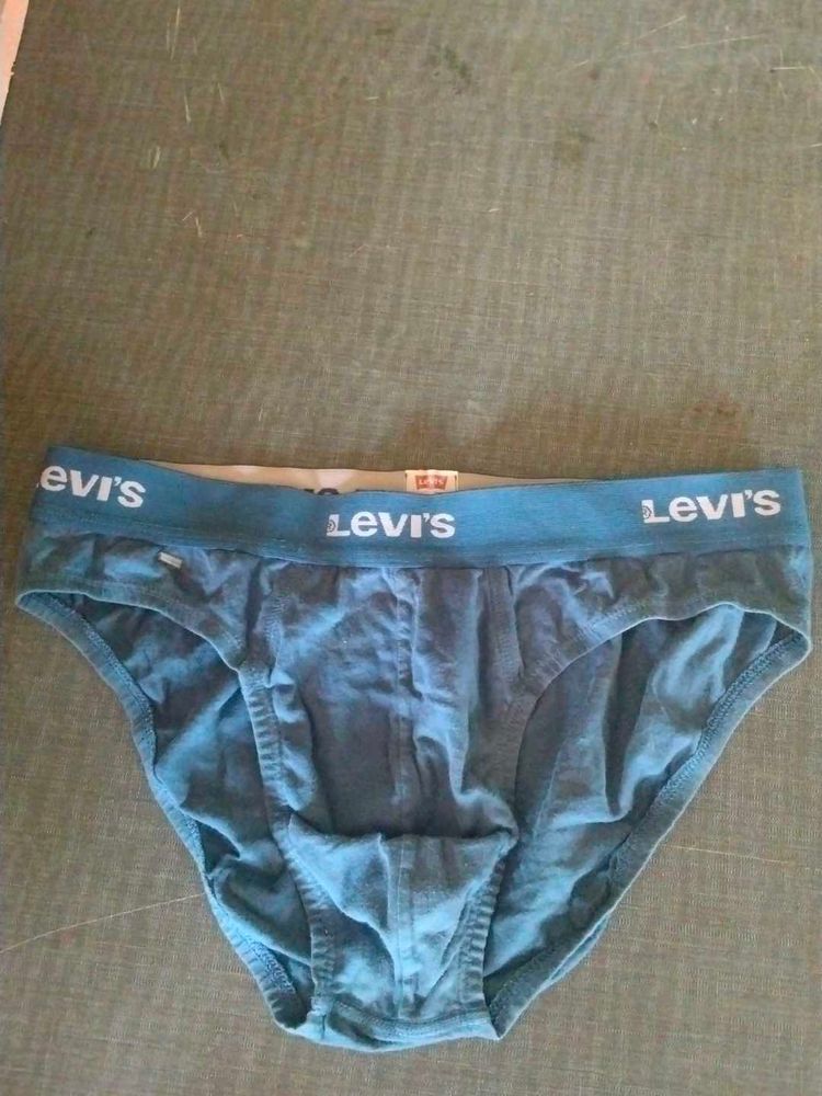 M Size Levi&#39;s Brief.