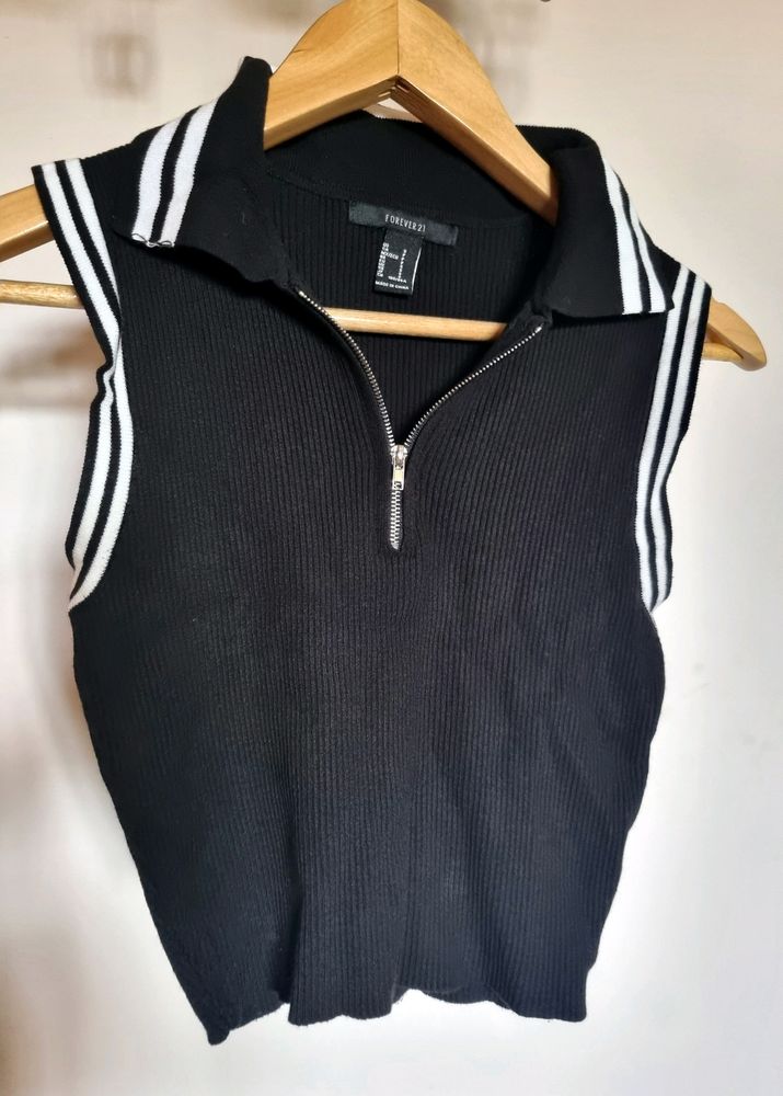 Forever 21 BLACK T SHIRT XS 26&#34;