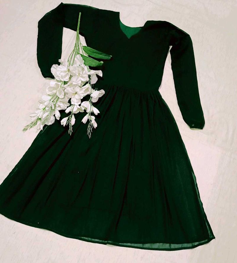 Elegant Green Naira Cut
