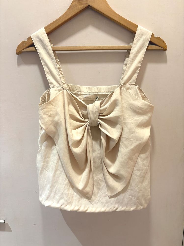 Beautiful Top With Bow Details