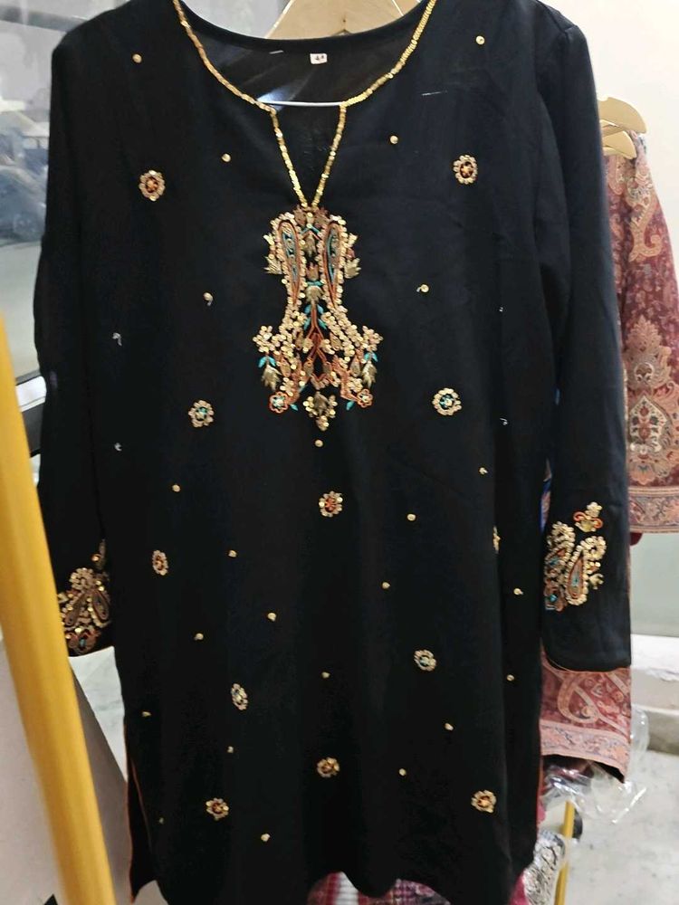 Elegant Black Embroidered Kurta