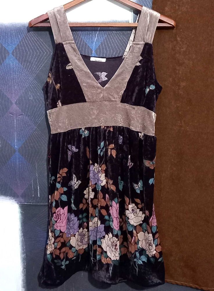 34 Bust Floral Printed Velvet Dress