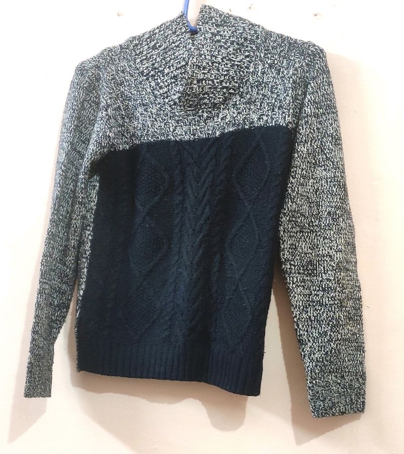 Woolen Sweater With Collar
