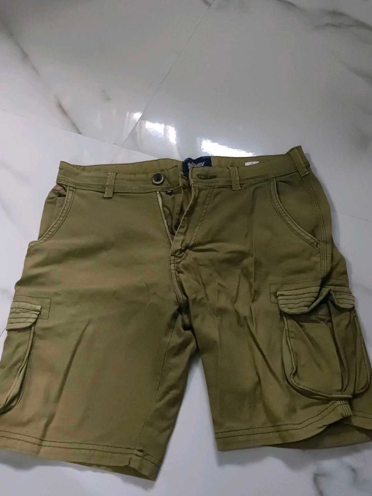 Short Cargo Pants