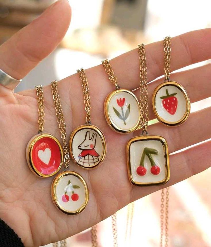 (Any One) Charm with anti tarnish chain