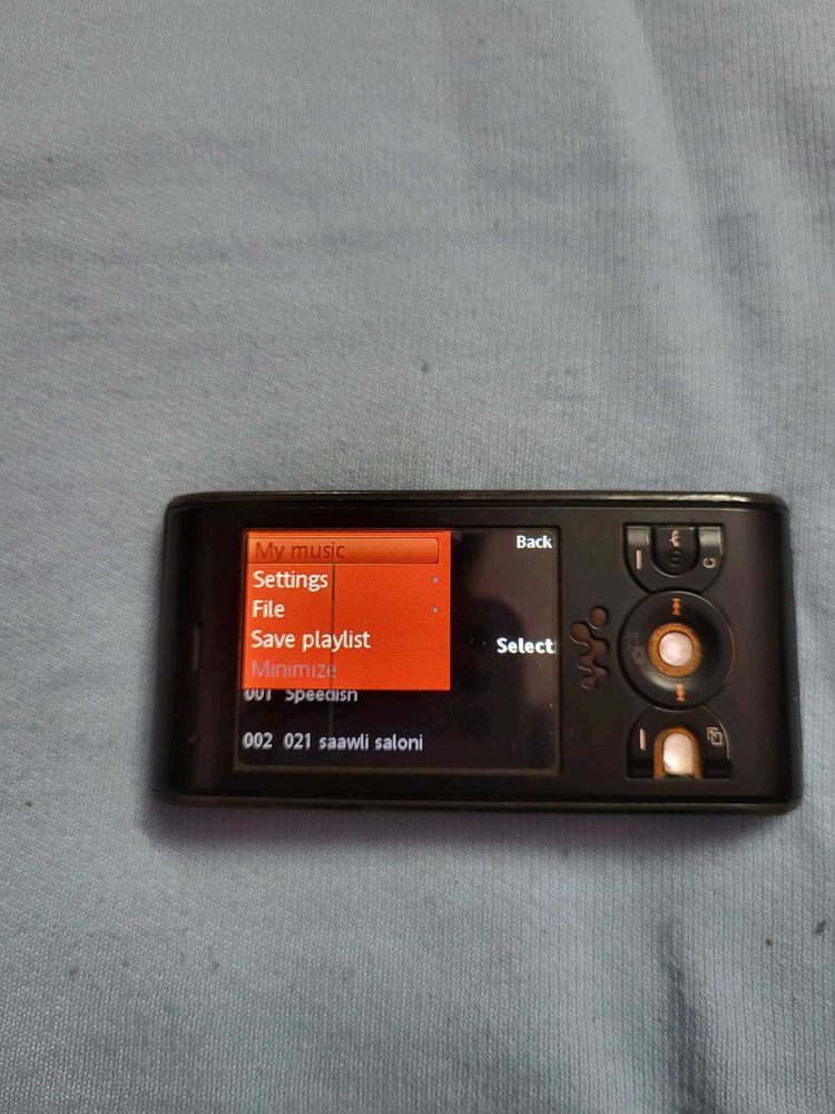 Sony Ericsson W595