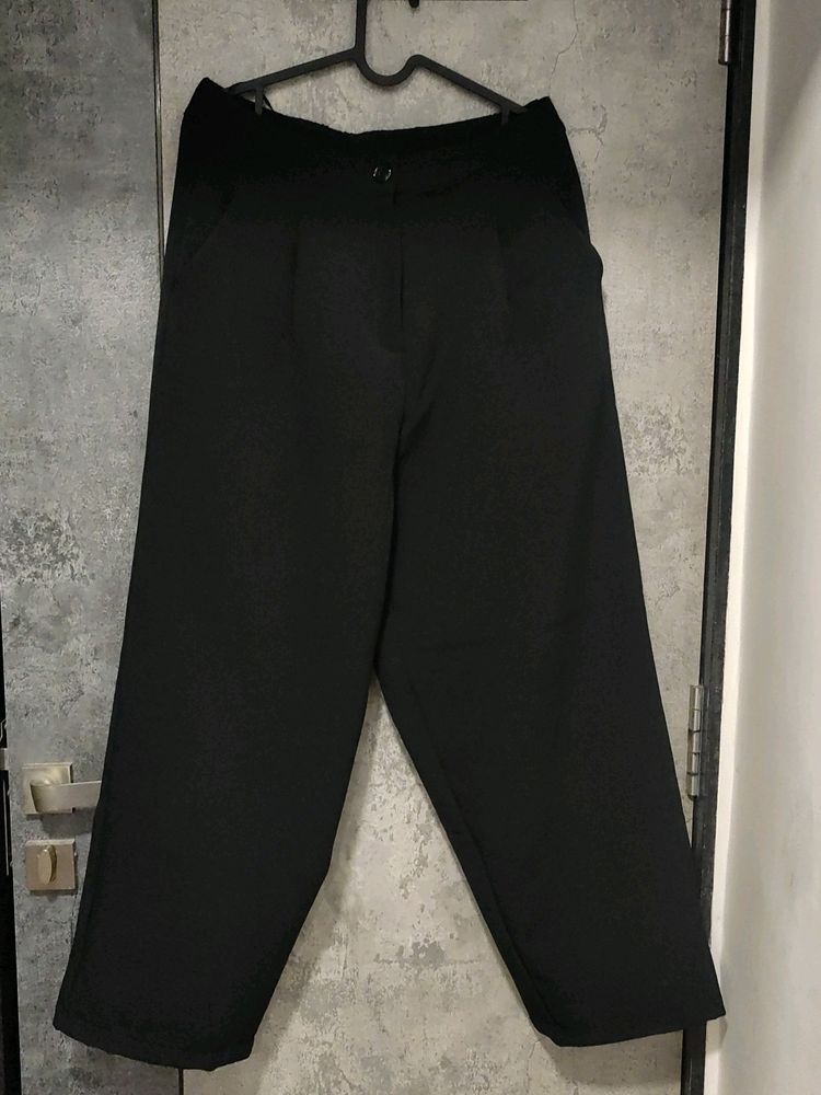 Black Flared Pants 🖤