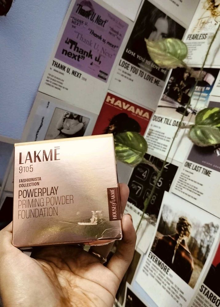 Lakme 9to5 Powerplay Priming Powder Foundation