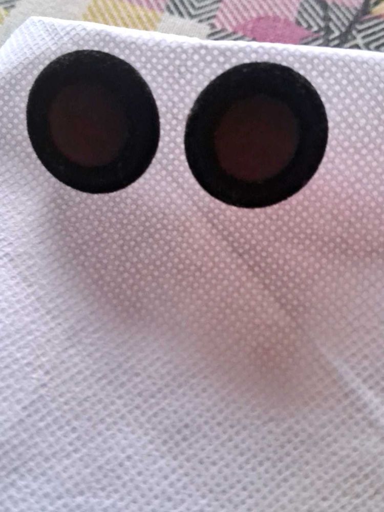 Concealer circles