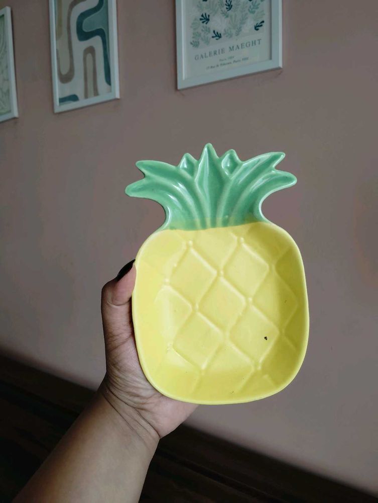 ceramic 🍍 dish