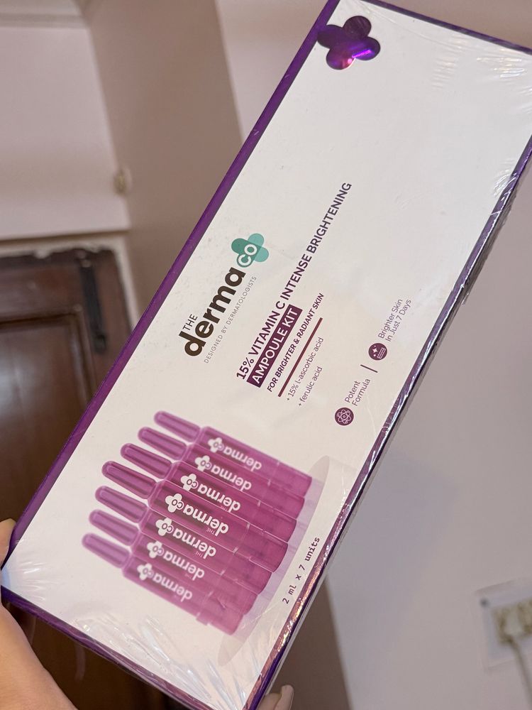 The Derma Co Vit C Ampoule Kit