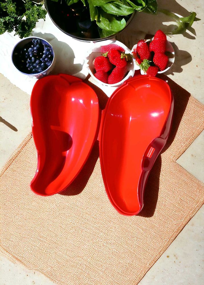 Tupperware Chilli Keeper Container