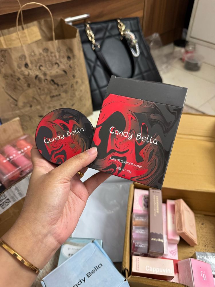 NEW unused Candy Bella Compact