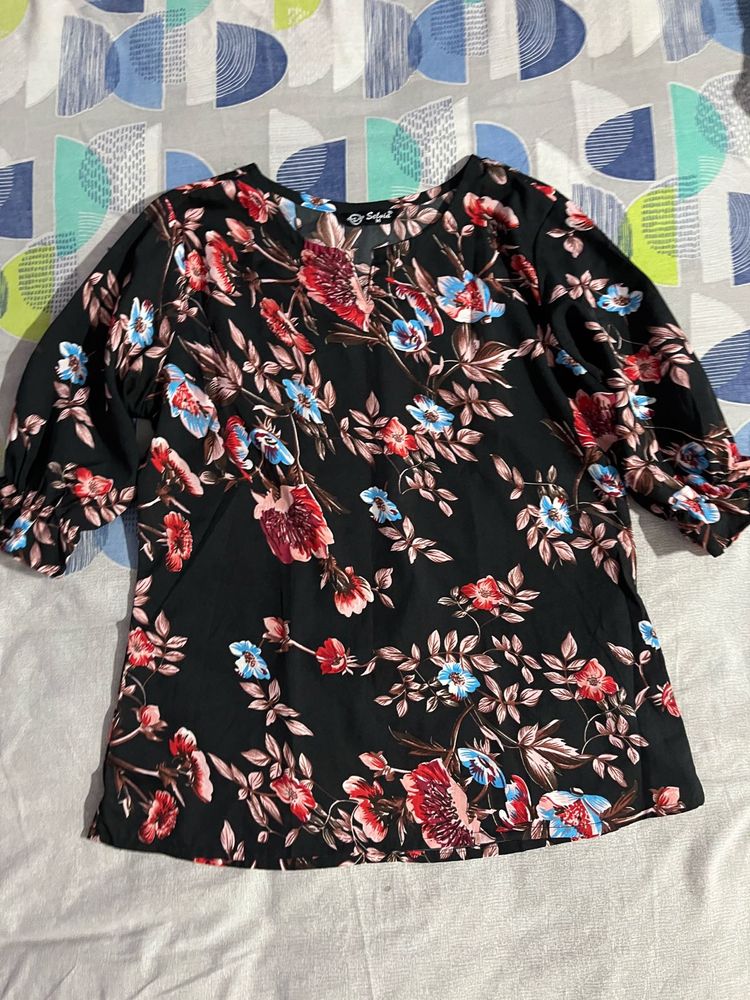 Elegant Black Floral Top – Stylish &amp; Comfortable