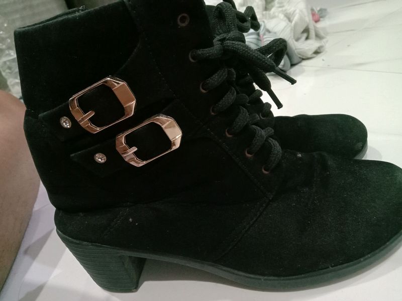 Boots Black
