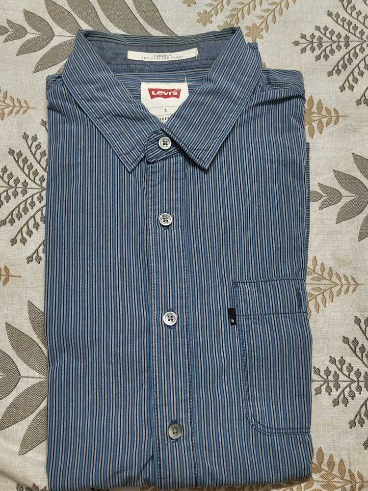 Levi&#39;s Striped Shirt