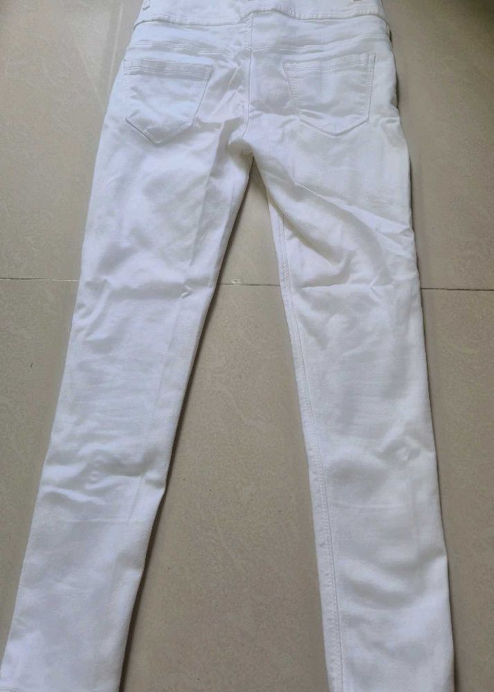 Classic White Skinny Jeans – Sleek &amp; Chic