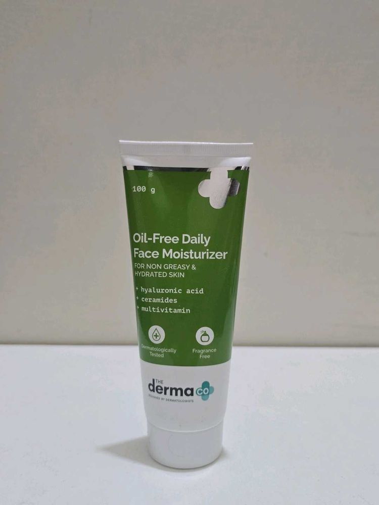 The Derma Co Oil Free Moisturizer With Multi Vitam