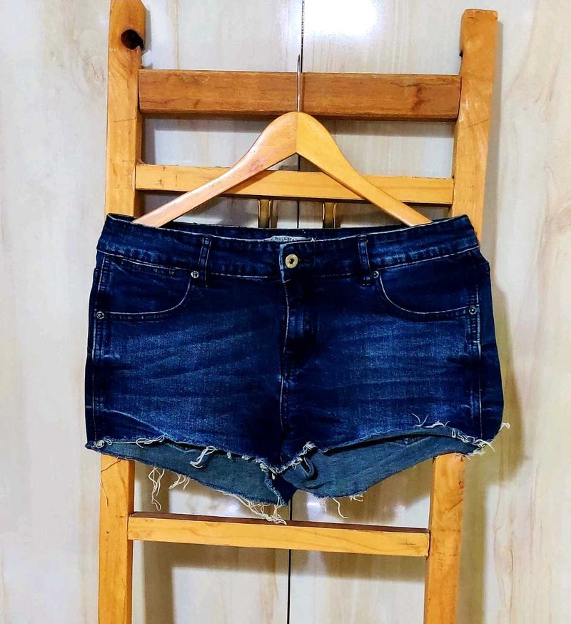 Dark Wash Denim Shorts size-32