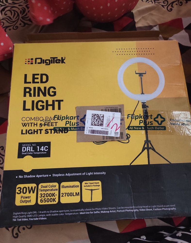 5 Day old Digitech Ring Light new