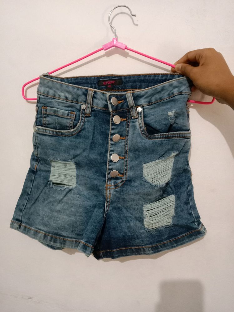 Denim Shorts by lifestyle