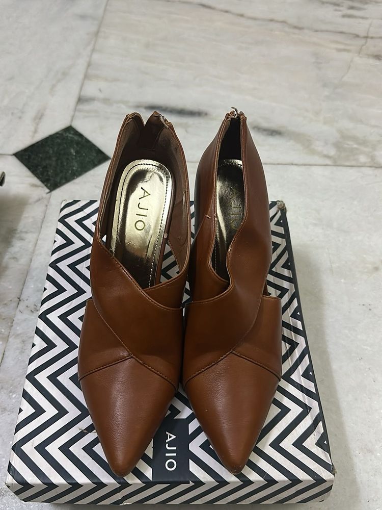 AJIO Brown Pointed Heels