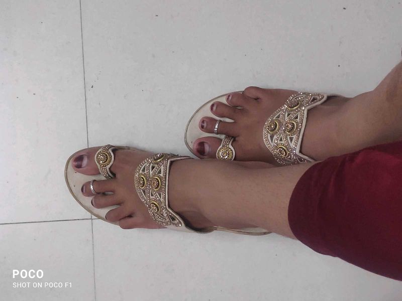 Embellished Toe Ring Sandals