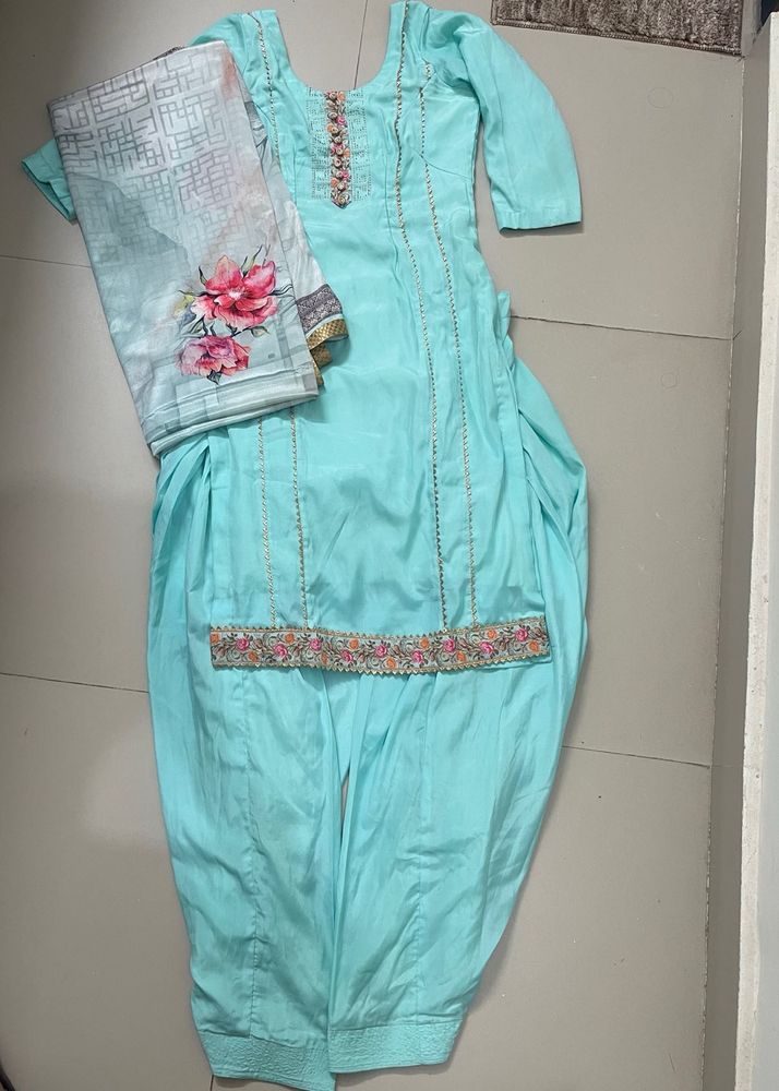 Elegant Blue Kurta Set