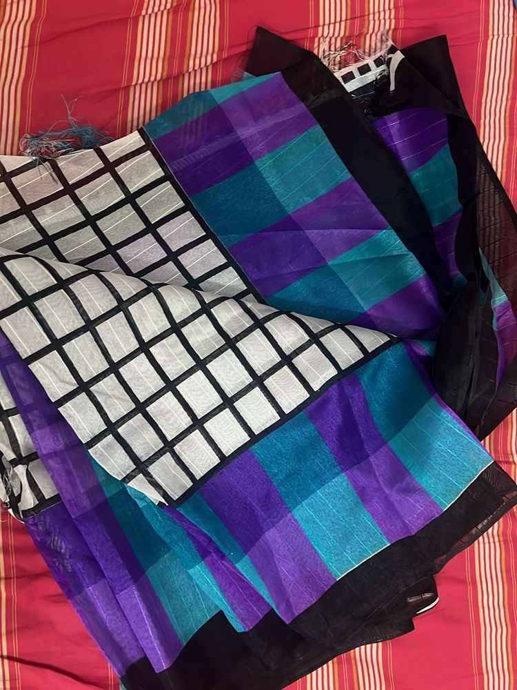 Stylish Checked Pattern Saree