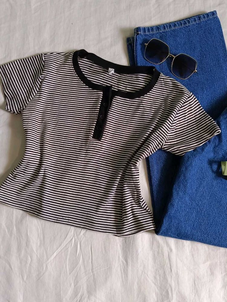 Womens Black And White Stretchable T – Shirt ❤️