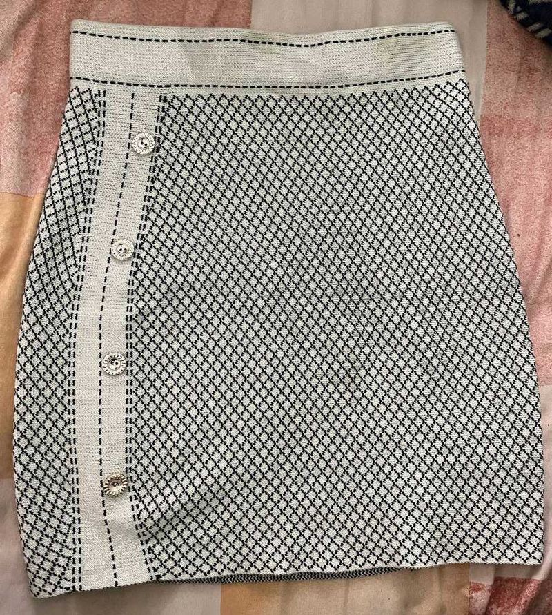 Patterned Mini Skirt