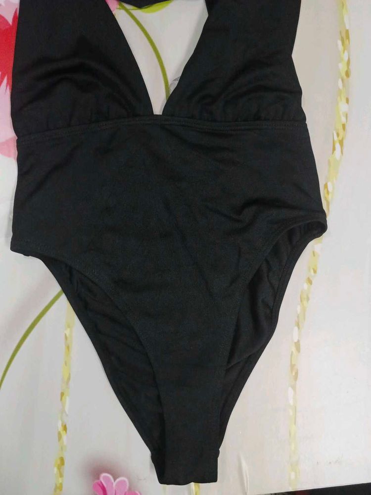 (200)Black One Piece Swimsuit