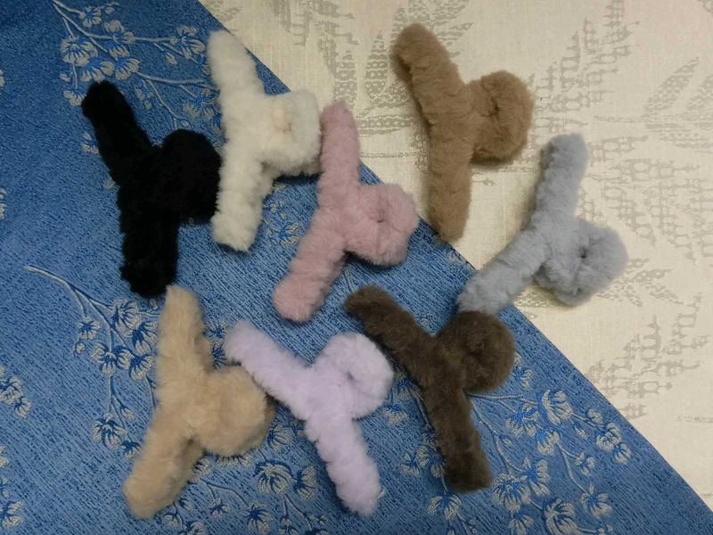 Fluffy Hair Claw Clip (any one @99)