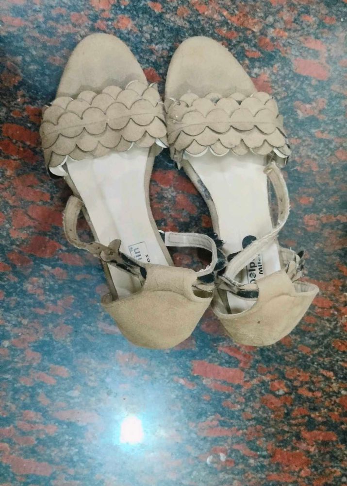Velet Heels Suitable For All Dresses