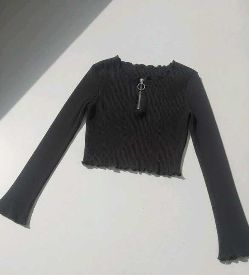 Chic Ribbed Crop Top