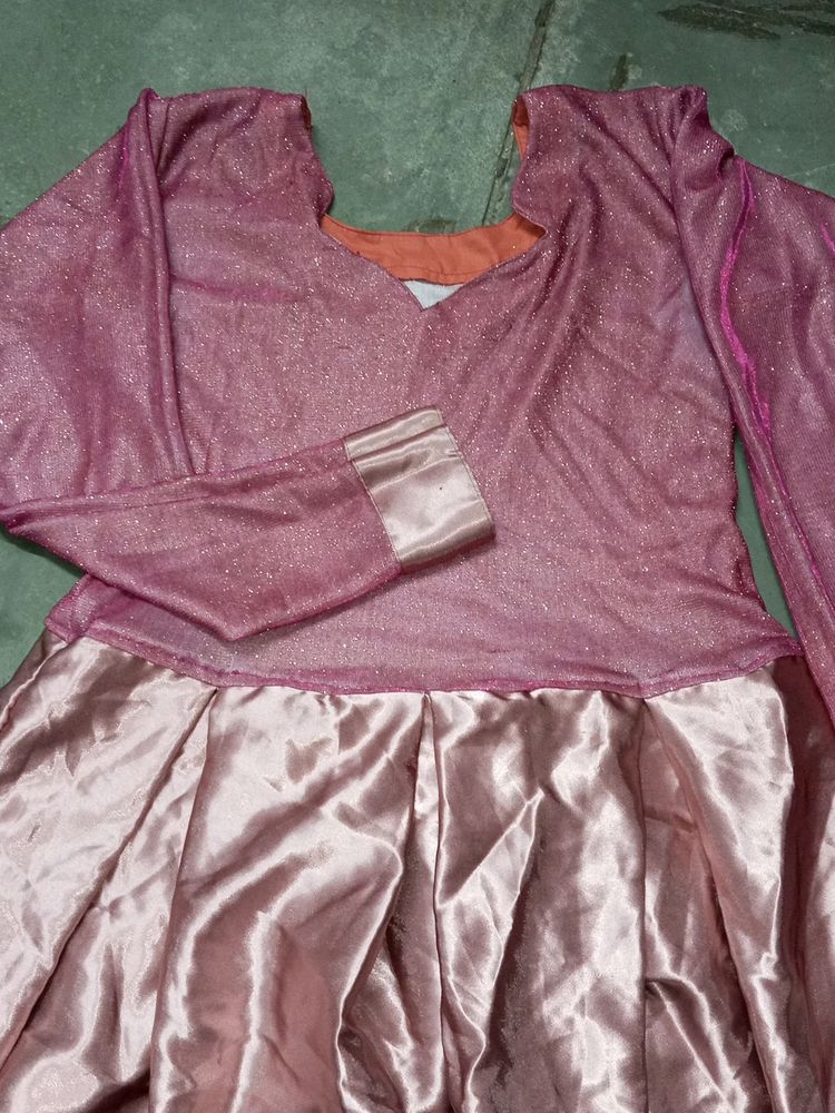 🔥offer Price🔥Fancy Heavy Satin Gown