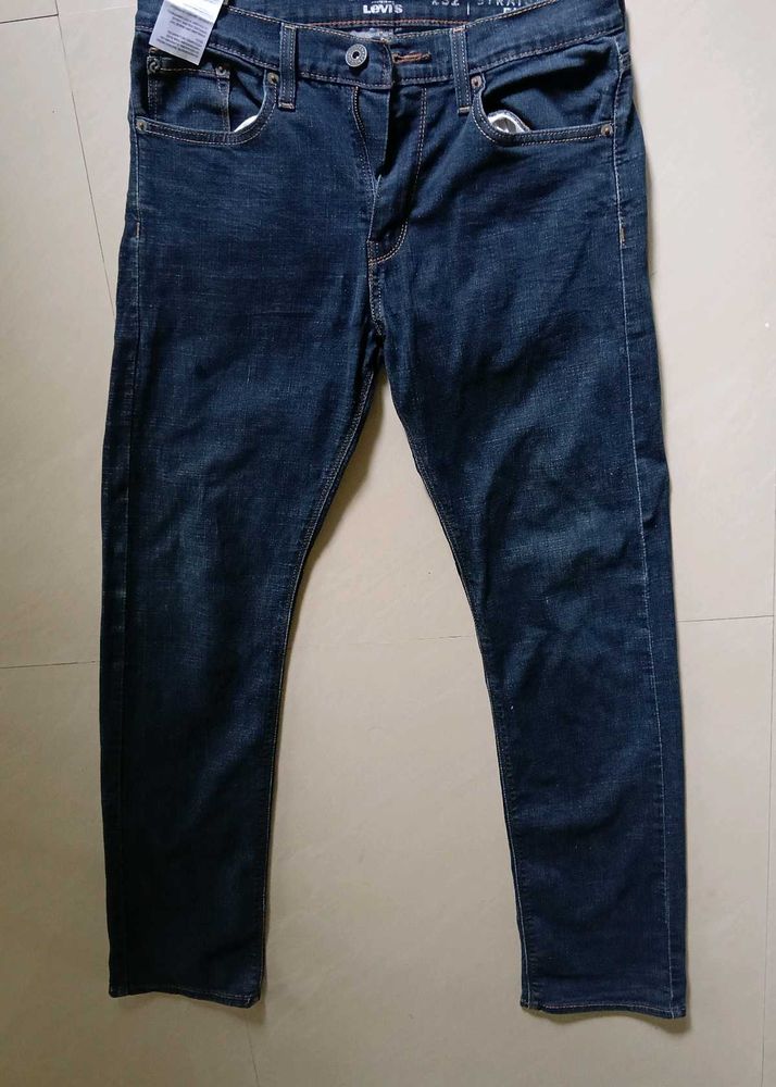 Levi&#39;s Dark Wash Jeans