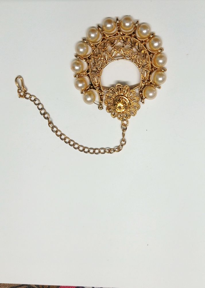 maang tika golden shade