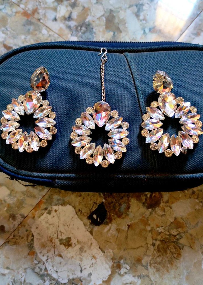 Earings With Mangtika