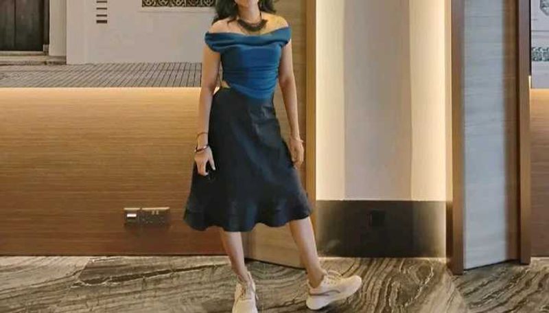 Blue Fashionable TOP