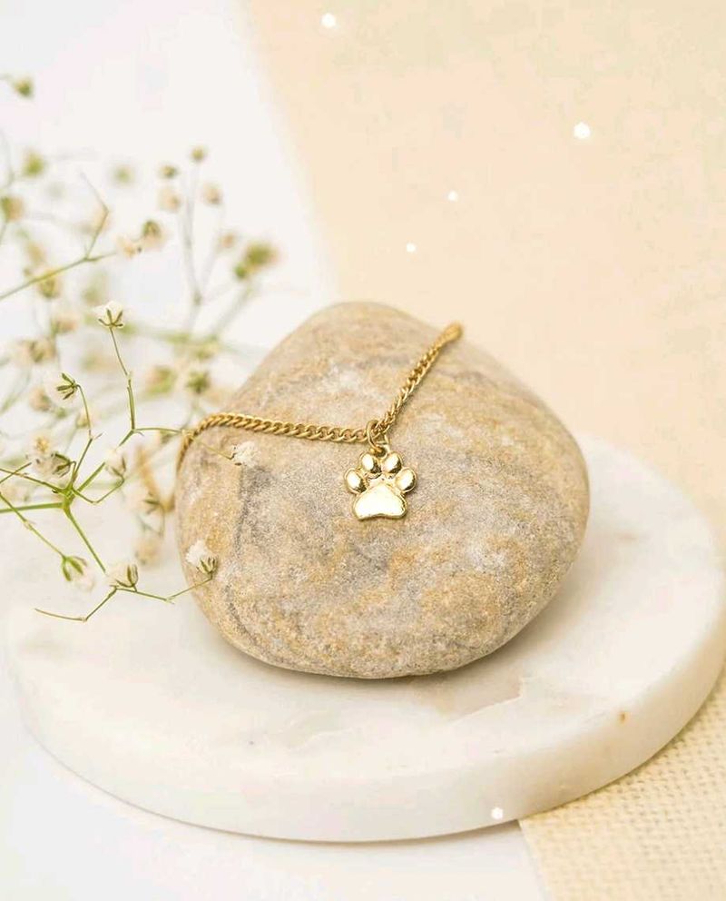 🐾 Dainty Golden Paw Charm Necklace 🐾