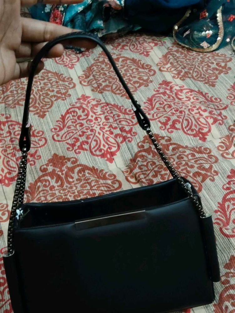 Chic Black Handbag