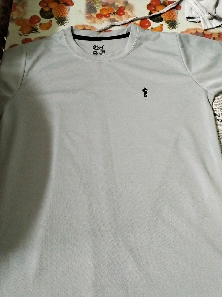 EPPE TSHIRT GREY COLOUR LIKE NEW  M Size