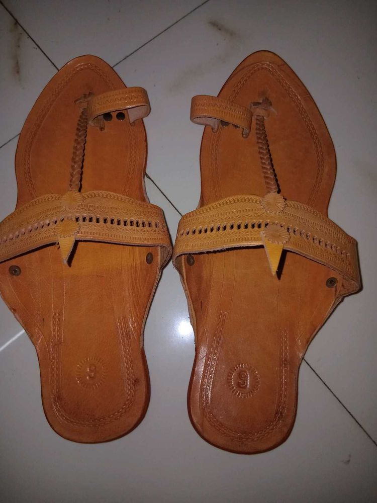 Kolhapuri Chappal