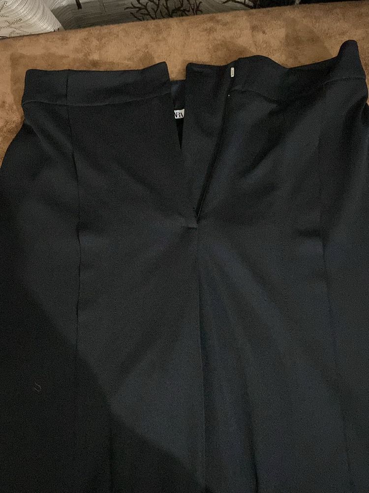 Zara Black Stylish Trouser !!