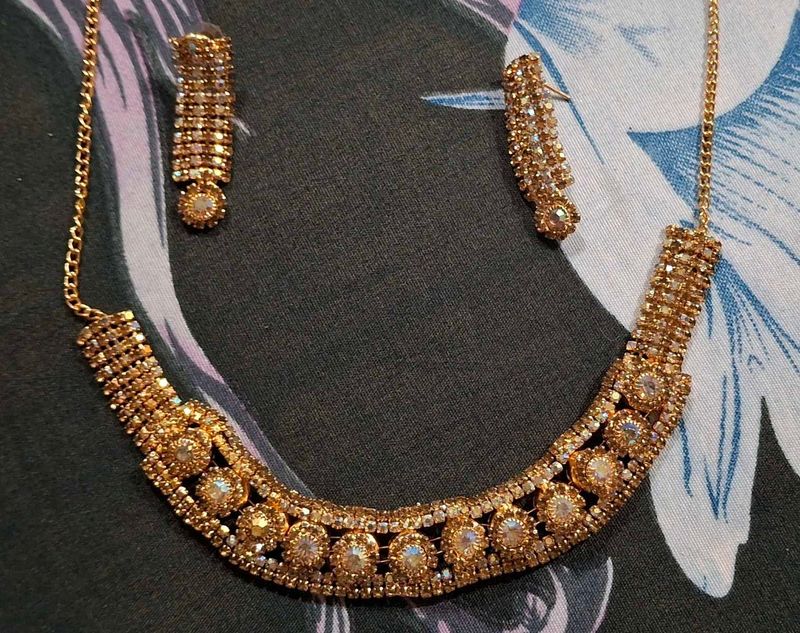 GOLD JEWELLERY SET